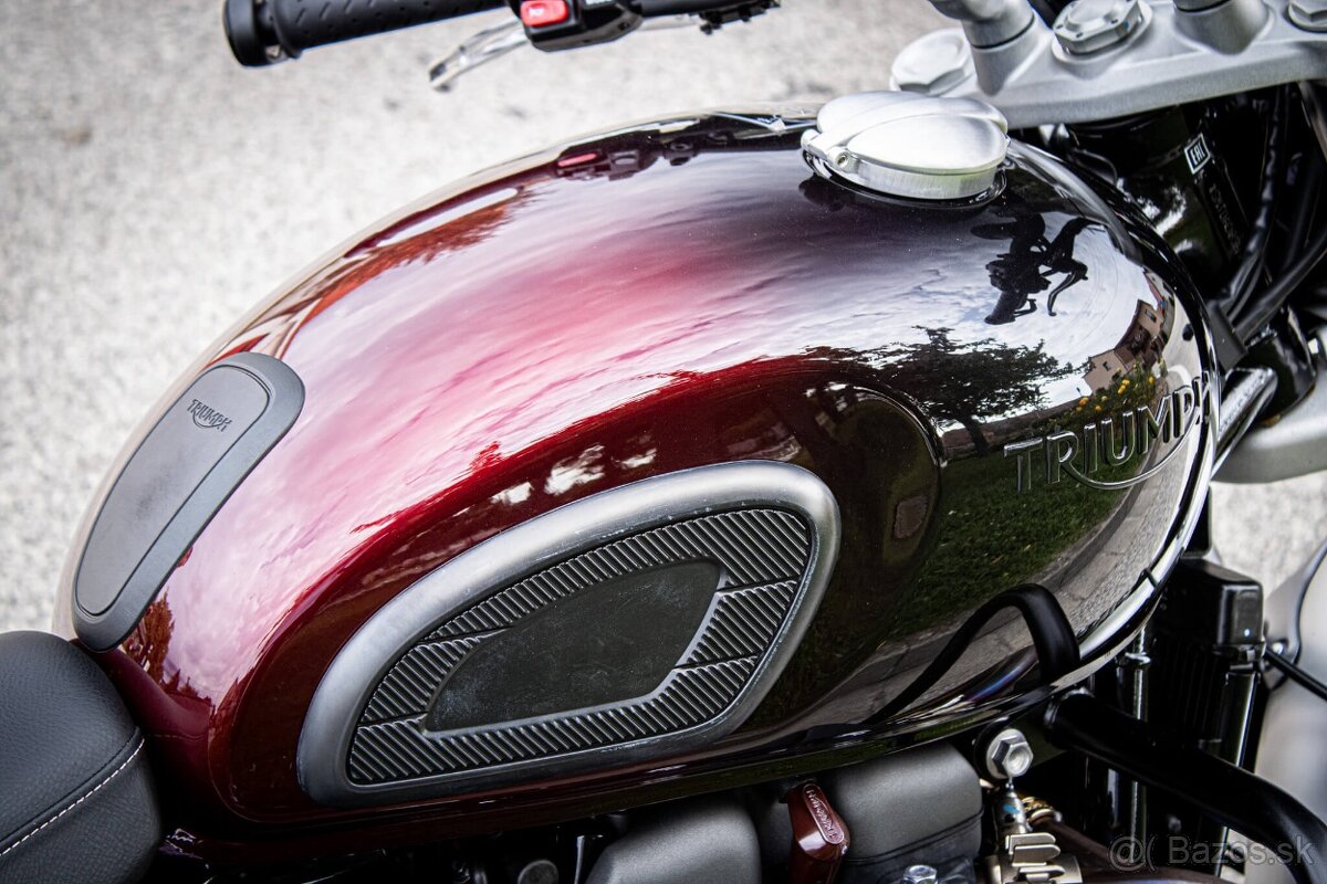 Triumph Speed Twin 1200 Stealth Edition - 11