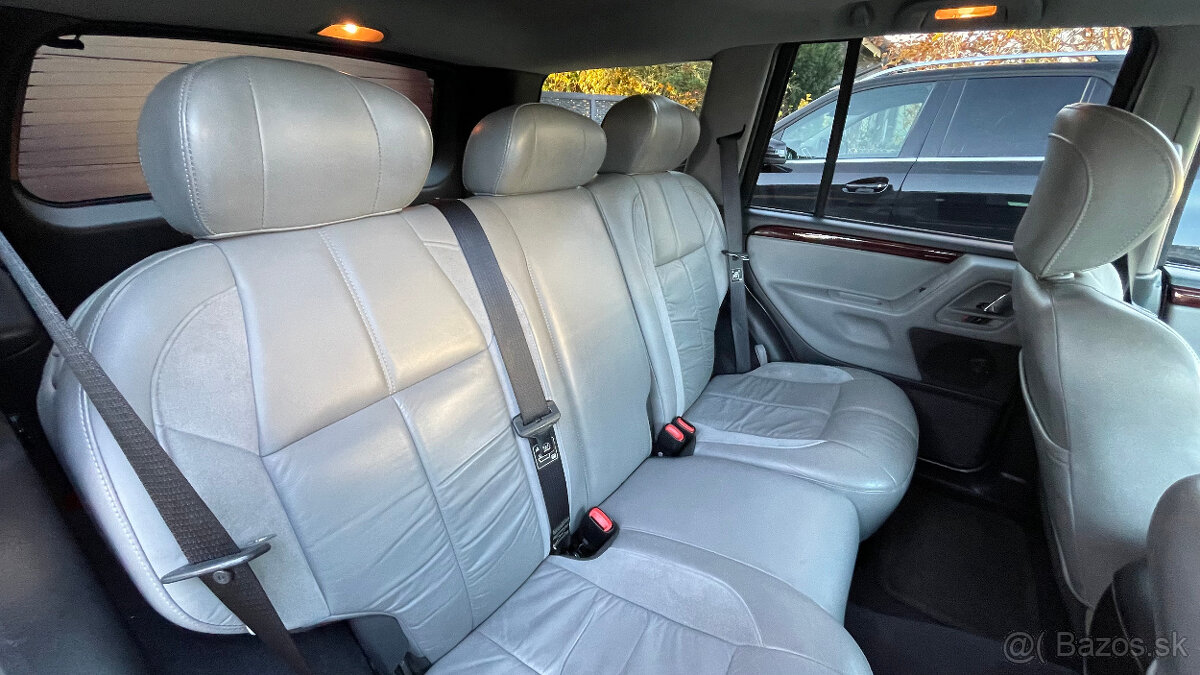 Jeep Grand Cherokee - 11