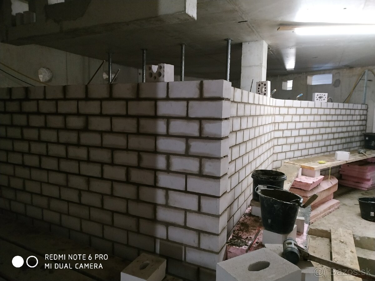 Partia murárov zháňa zákazky na rok 2026 - 11