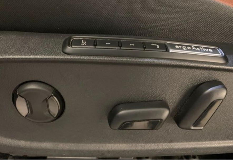 VW ID.4 150KW / ŤAŽNÉ / TEPELKO / PANO / MATRIX / 360 KAMERA - 11