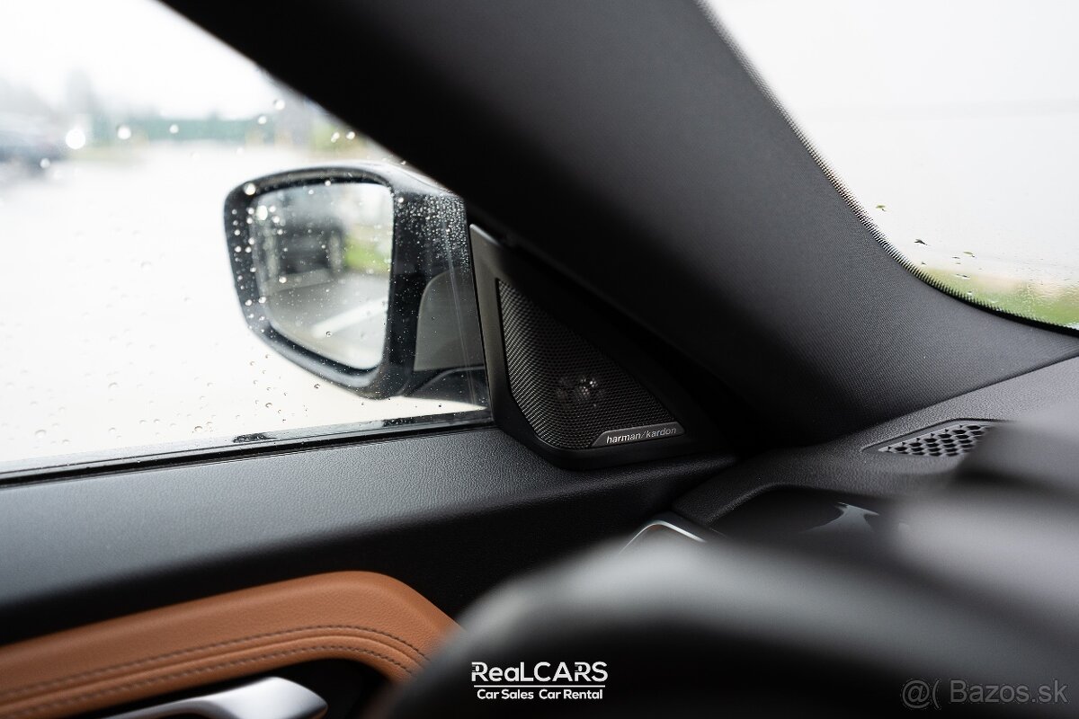 BMW M240i xDrive - 11