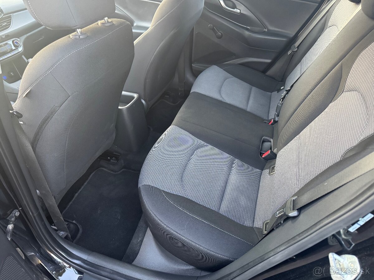 Hyundai i30 kombi 1.6crdi 85KW M6 RV2021 - 11