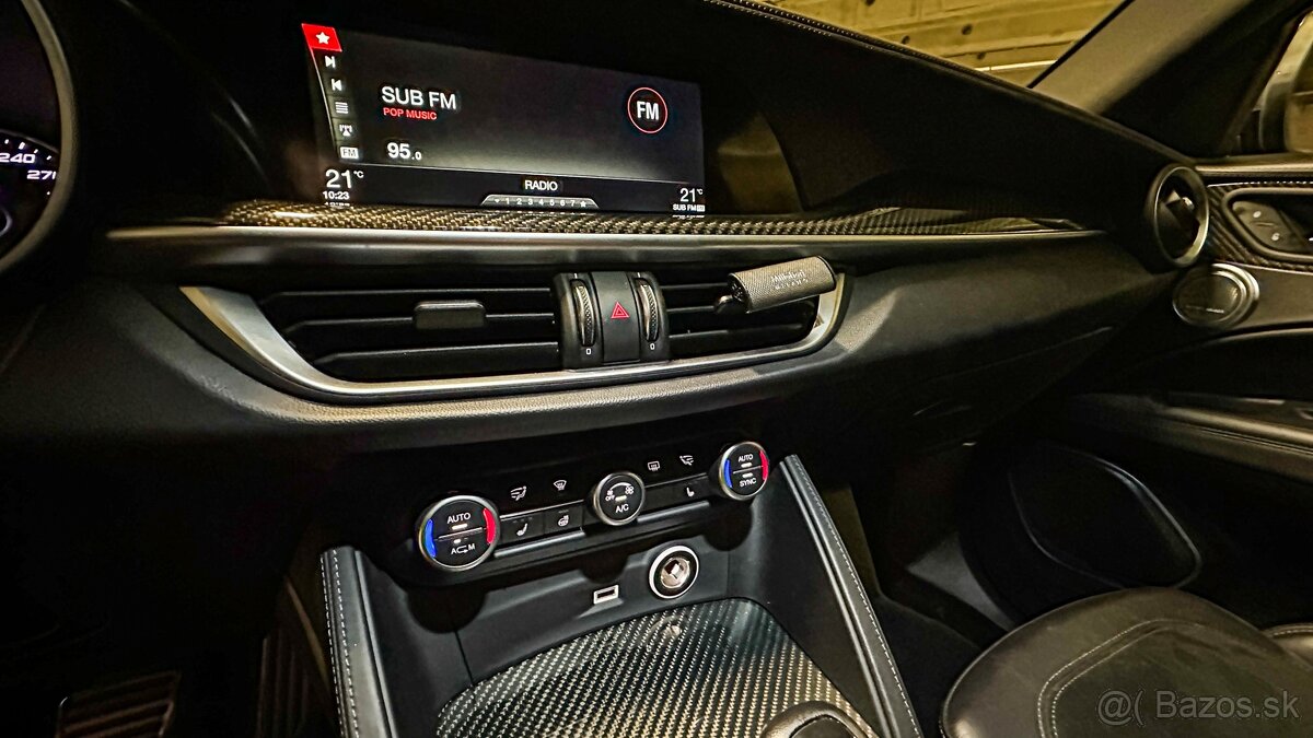 Alfa Romeo Stelvio QV - 11