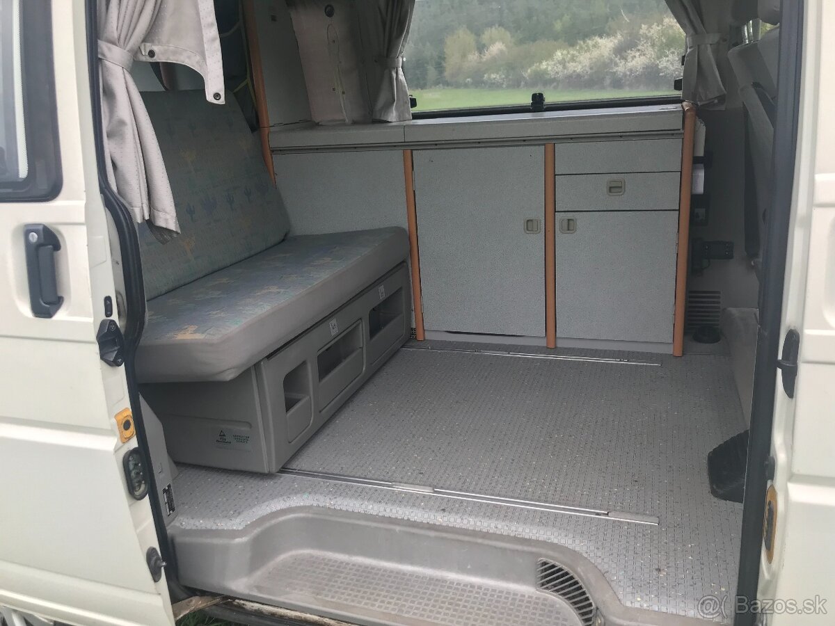 Volkswagen T4 California - 11