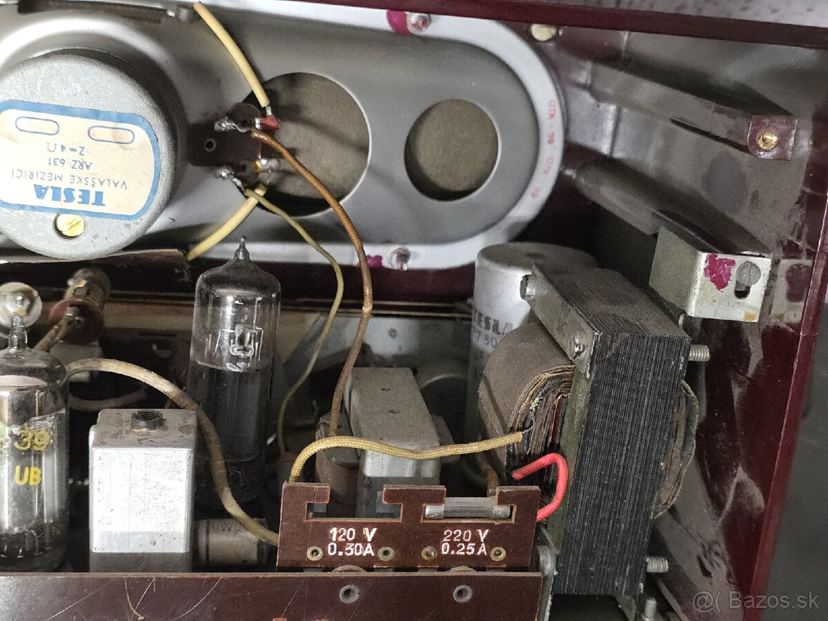 TESLA Sputnik / BAKELITOVÉ RÁDIO / Tesla 320A - 11