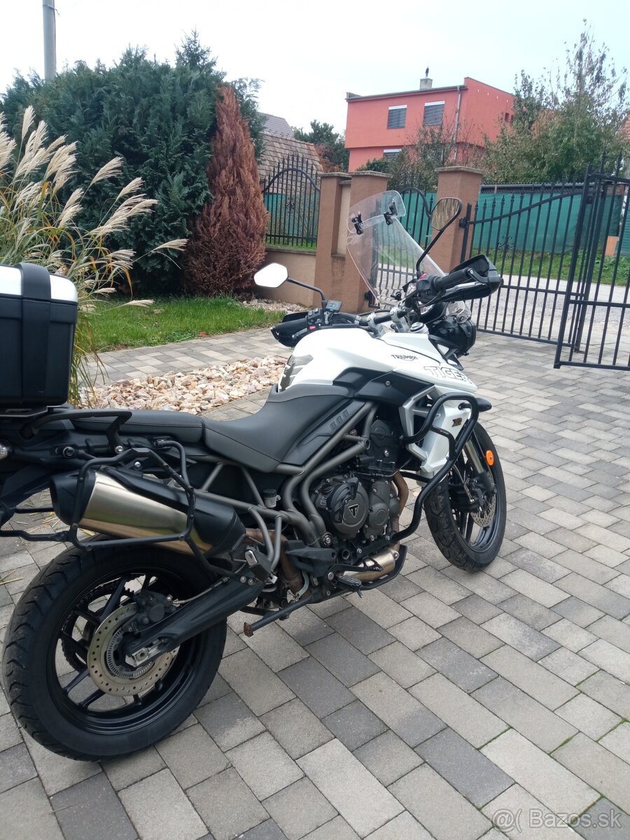 Triumph tiger 800 xr - 11