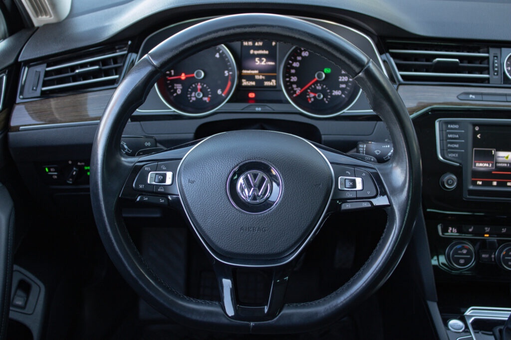 Volkswagen Passat Variant 2.0 TDI DSG VW - 11