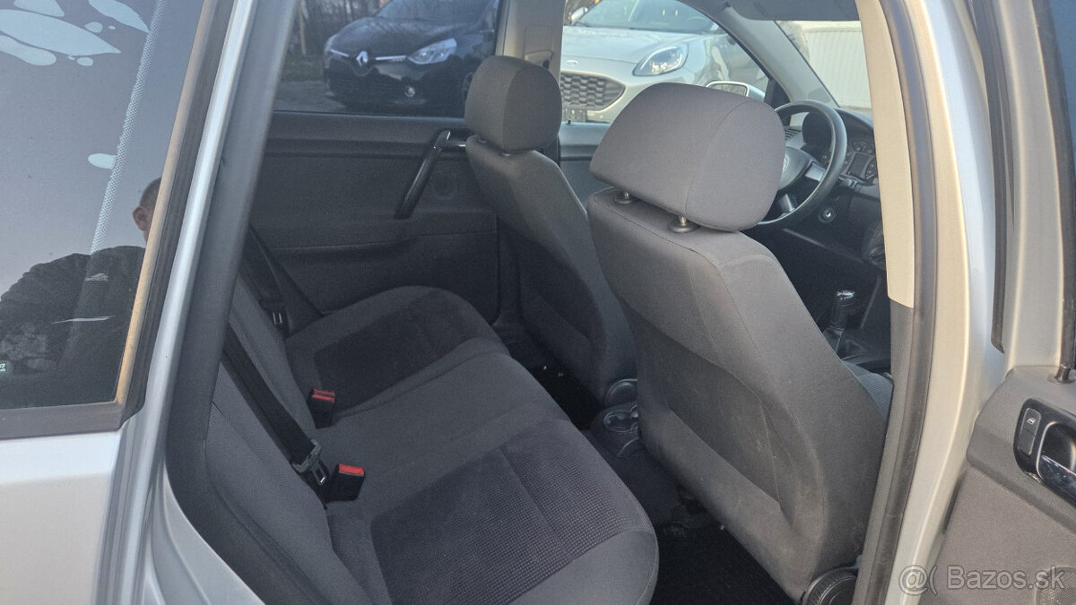 VW POLO 1,2 HTP r.v. 2005 - 11