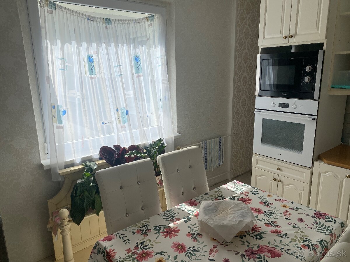 Prenájom bytu - izby s balkónom - 11