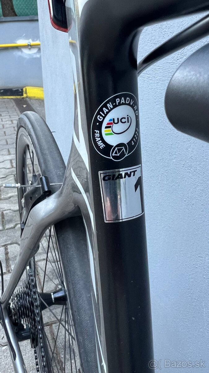 Karbónový cestný bicykel Giant Propel - 11
