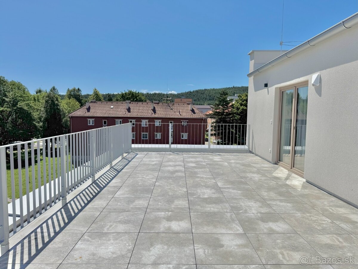 REZERVOVANÝ | 3 izbový byt, strešný s terasou - 11