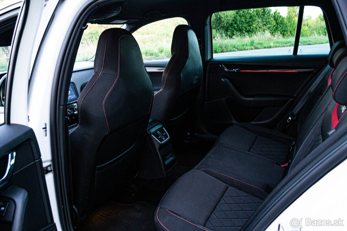 Škoda Octavia Combi 2.0 TDI RS DSG 4x4 - 11