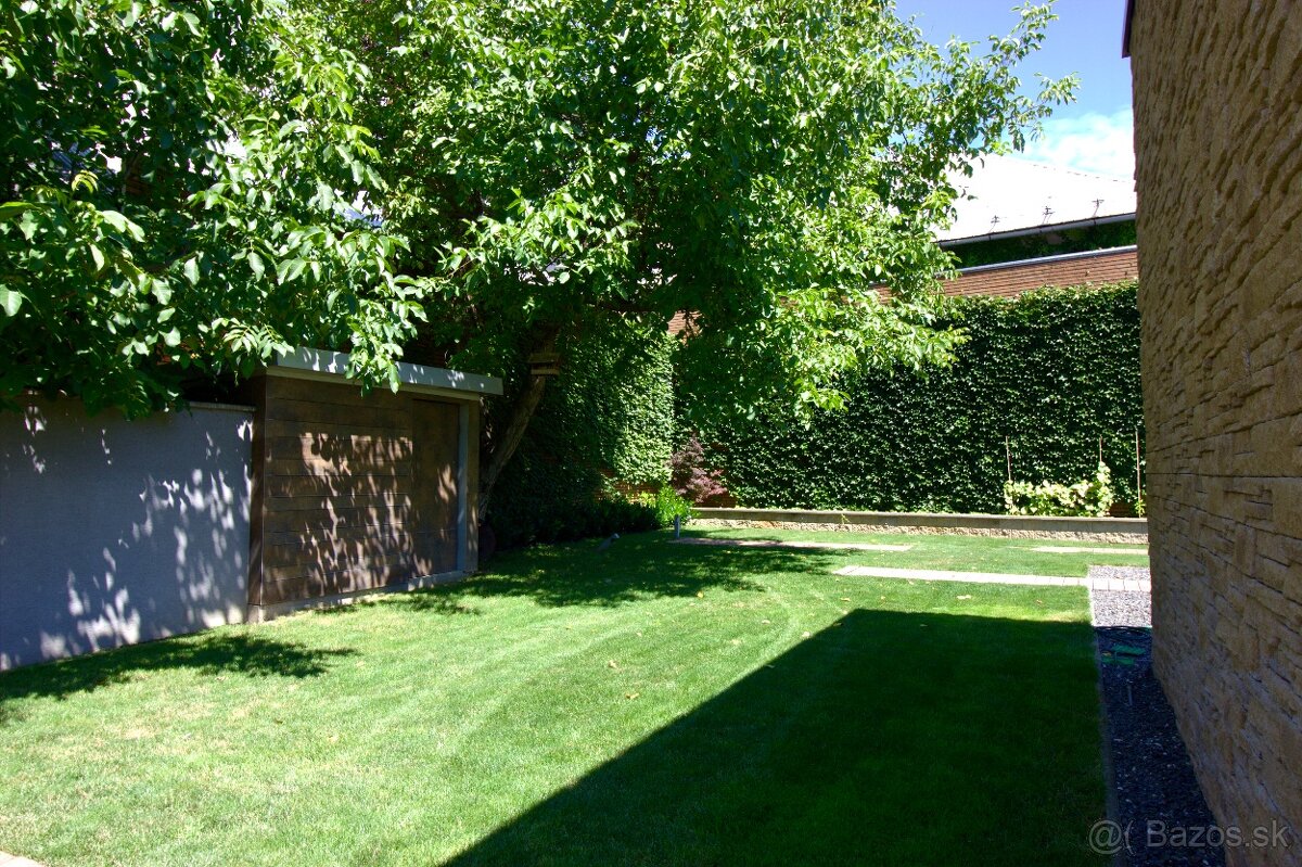 Predaj exkluzívneho viladomu 360m2, Nové Mesto n/V - 11