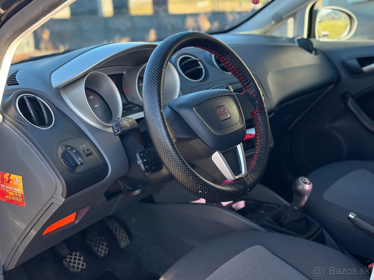 Seat Ibiza ST 1.4 16V benzín 63 kW, 2011 - 11