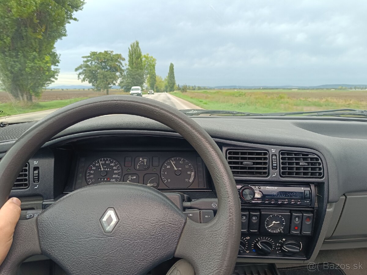 Predám Renault 19 Cabrio - 11