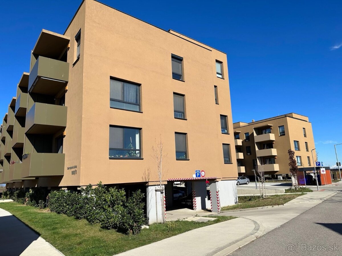 Krásny byt Miloslavov od 15.12 - 11