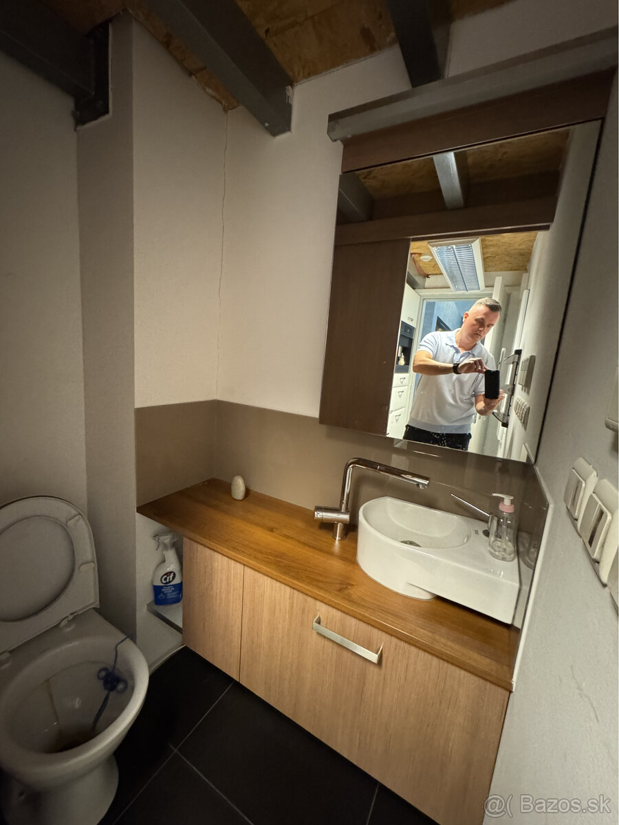 Prenájom prízemného obchodného priestoru 99 m² vo frekventov - 11