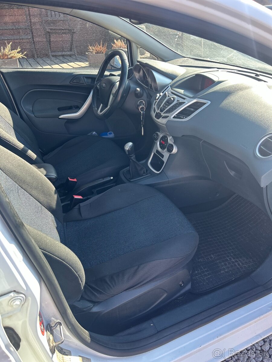 Ford Fiesta 1,6TDCI hatchback,66kw,M5,NM - 11