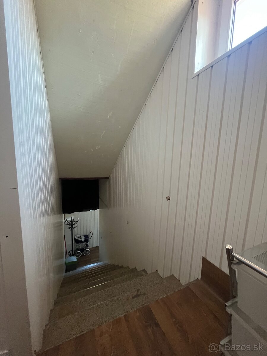 Prenajim 2-izboveho bytu v centre Nitra pri parku - 11