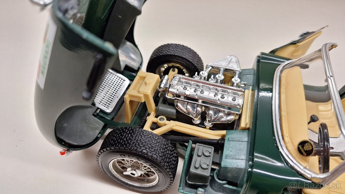 1:18 JAGUAR E CABRIO No. 44 - 11