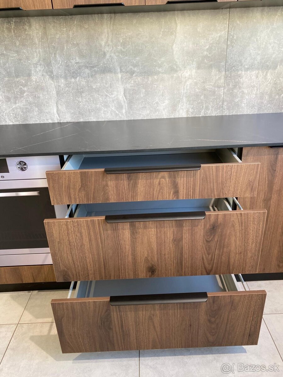 Kuchynská linka – SKLADOM - 11