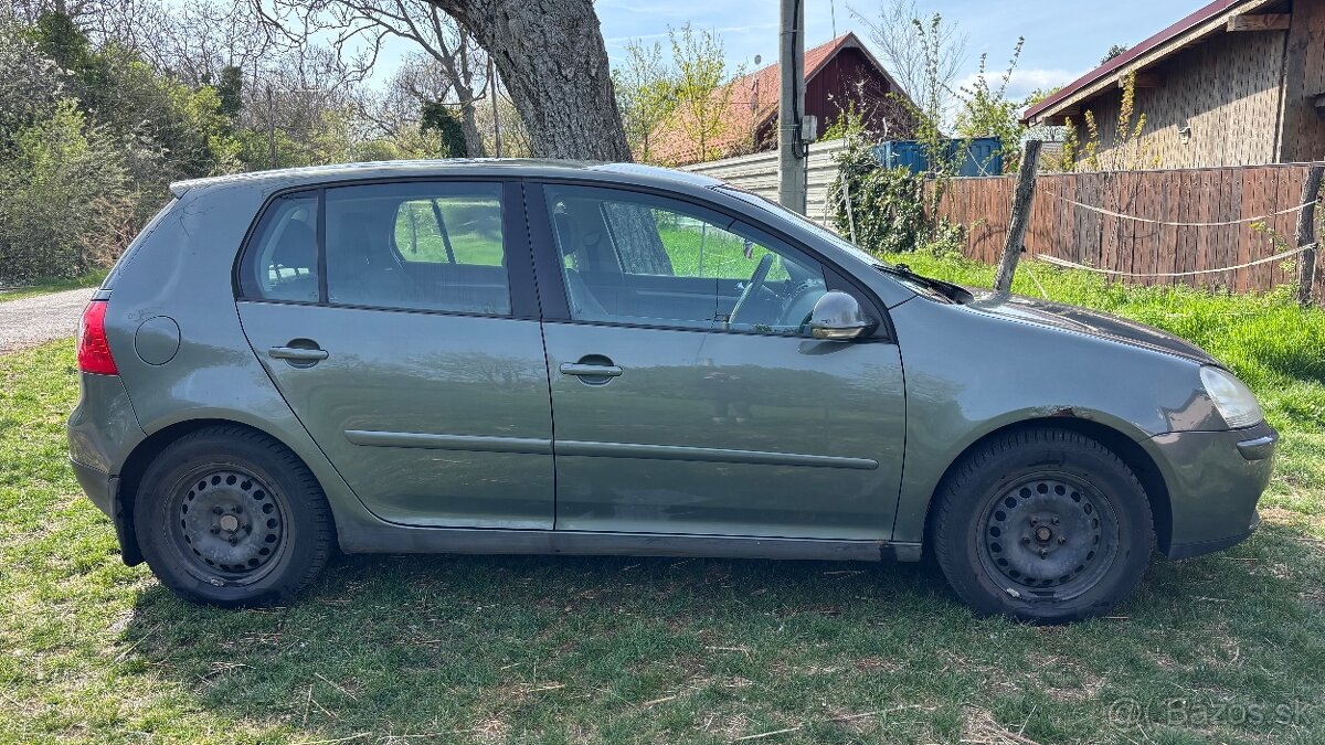 Volkswagen Golf - 11