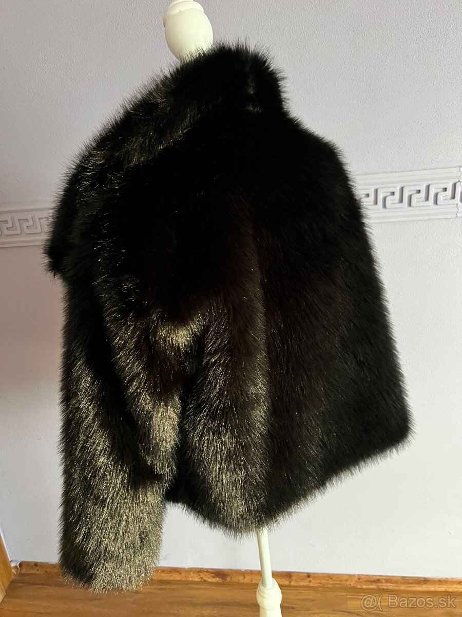 Nový čierny kožúšok - 11