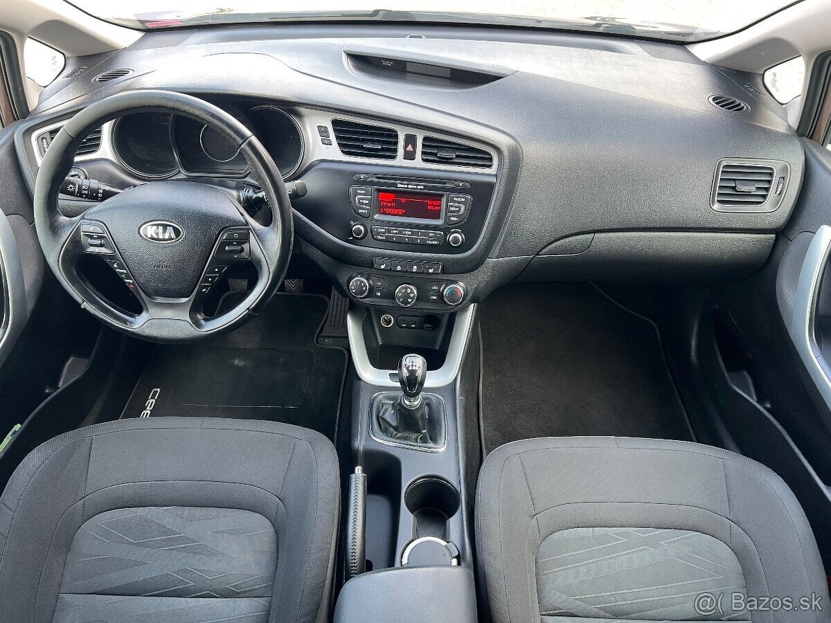 PREDÁM KIA CEED 1,6CRDi 94kW 16V Combi dovoz DE - 11
