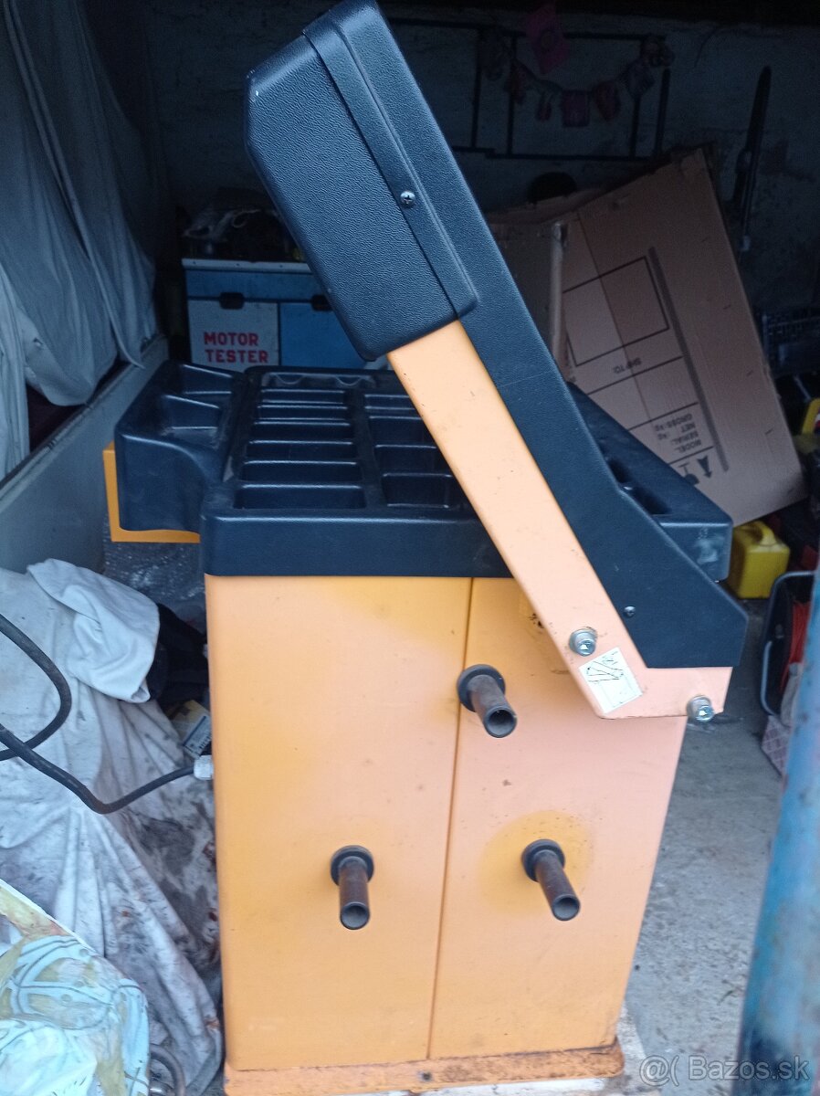 Vyvažovačka UNIMAX C99-01 - 11