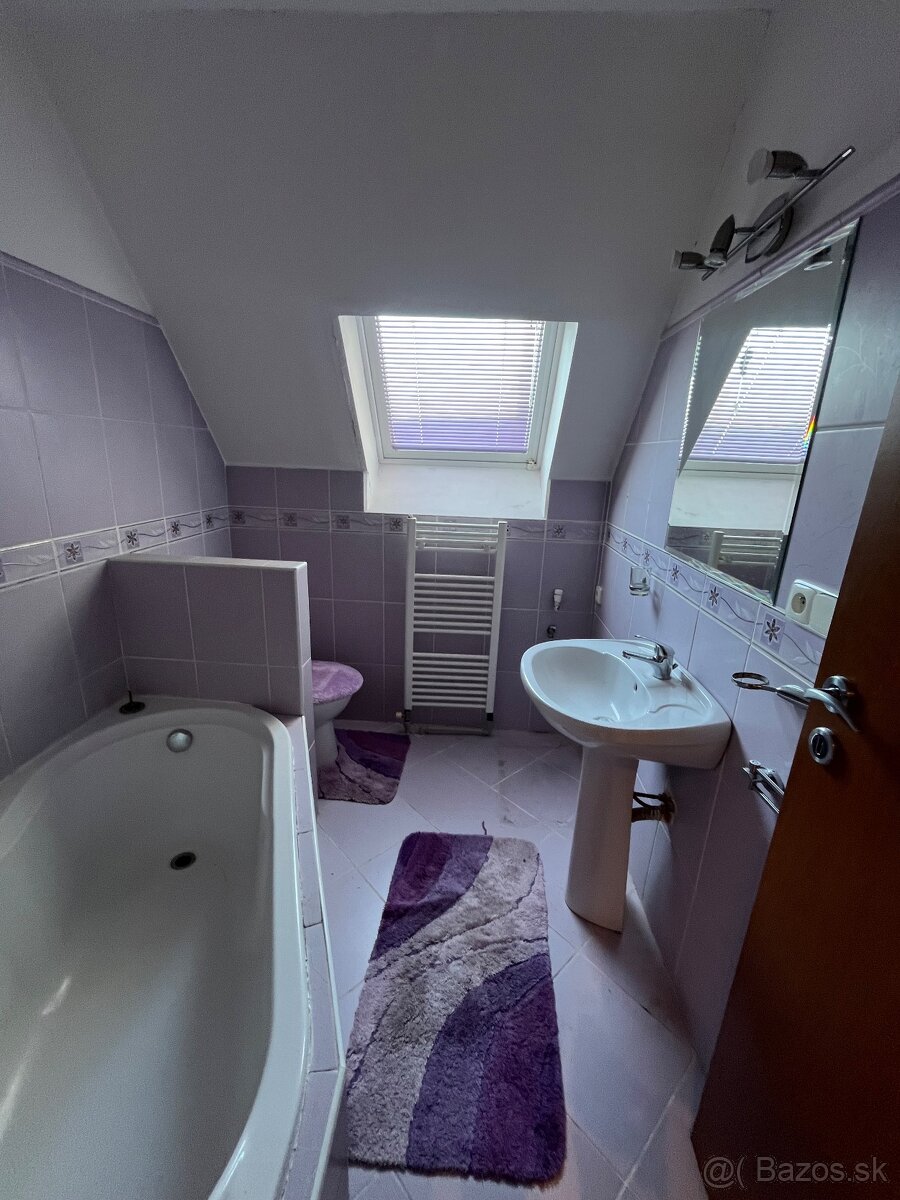 V Štúrove na predaj 5 izbový RD - 11