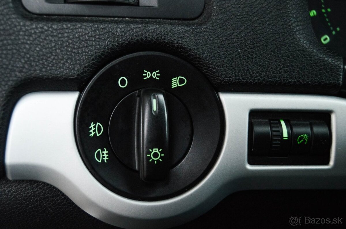 Škoda Octavia Combi 2.0 TDI Ambiente - 11