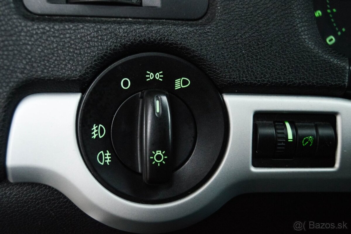 Škoda Octavia Combi 2.0 TDI Ambiente - 11