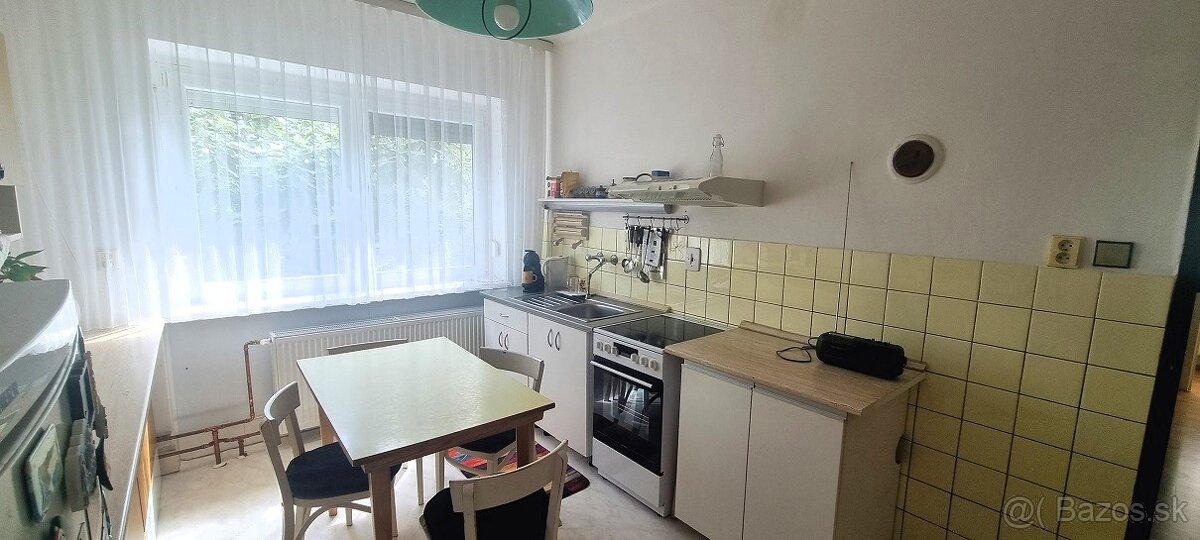 Rodinný dom s veľkým pozemkom na predaj v obci Malinovo - 11