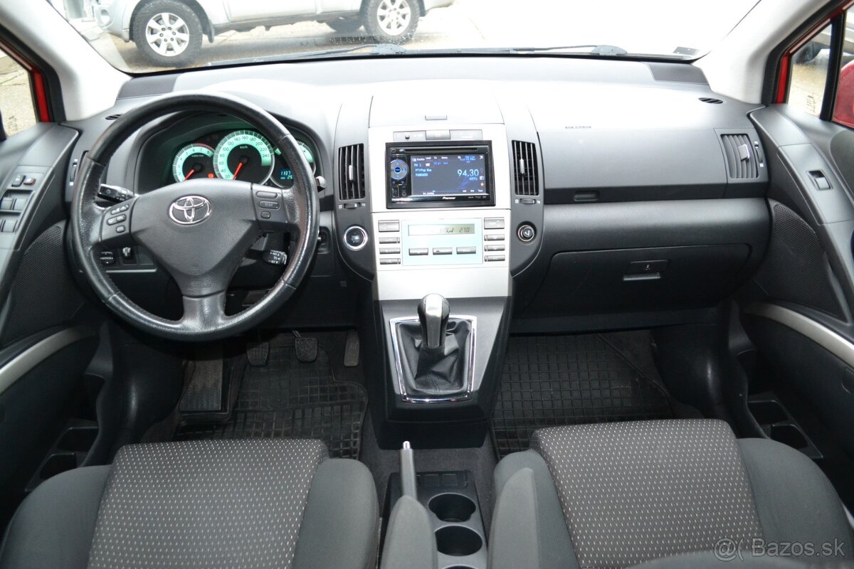 Toyota Corolla Verso 1.8 VVTi 7-miestne - 11