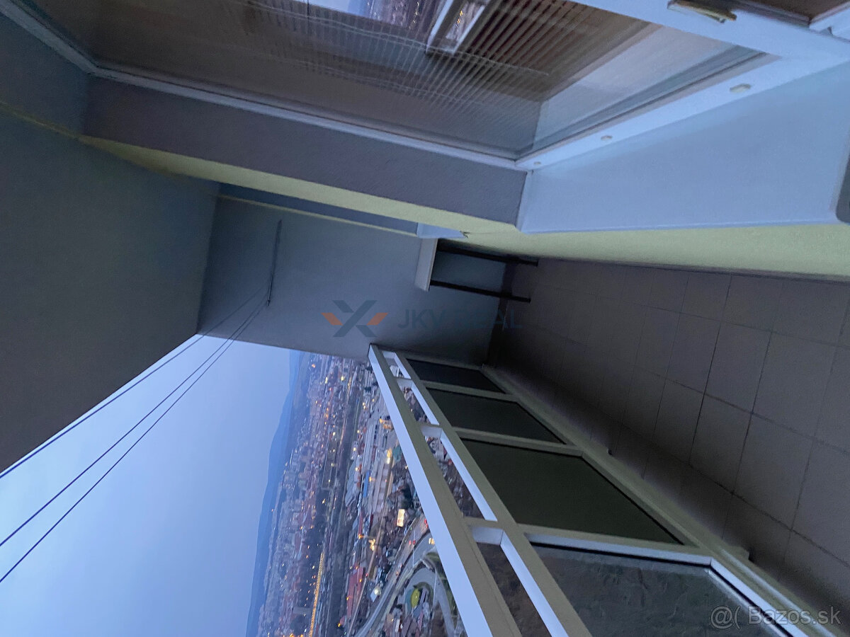 zariadený 1.5 izbový byt po čiastočnej rekonštrukcii - 11