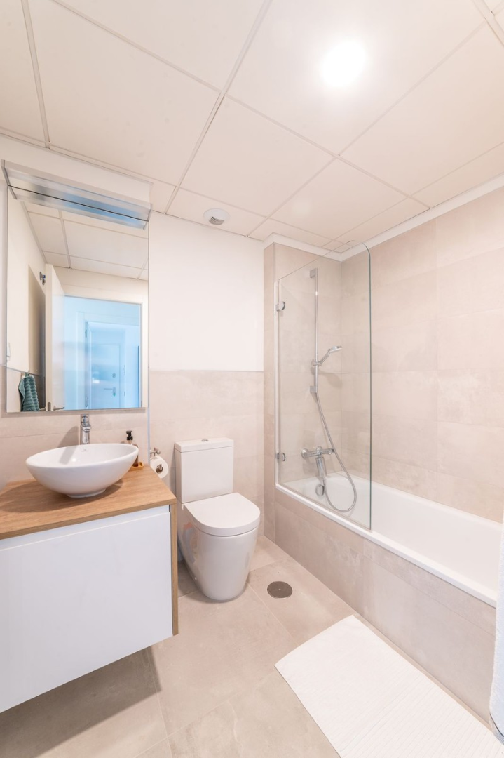 Kvalitný 3 izbový apartmán v Panoramica Higueron na pobreží - 11