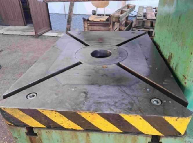 Excentrický lis LE 160, vyrobený v roce 1960 - 11