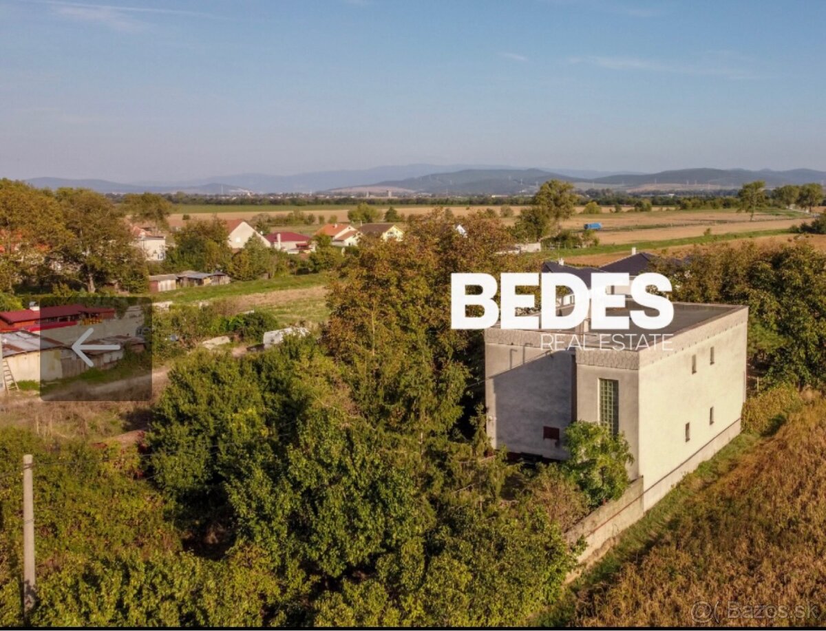 Veľký rodinný dom + pozemok 788m² - Krušovce - 11