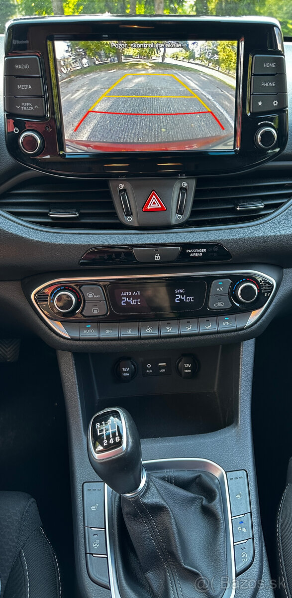 Hyundai i30 CW Kombi 1.4 T-GDi Slovensko - 11