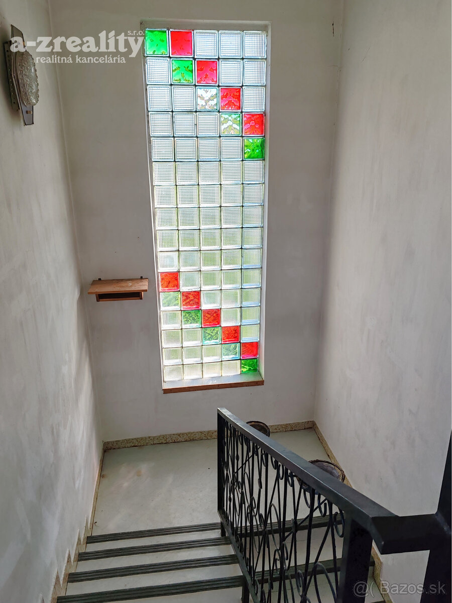 Ponúkame na predaj rodinný dom v obci Číčov - 11