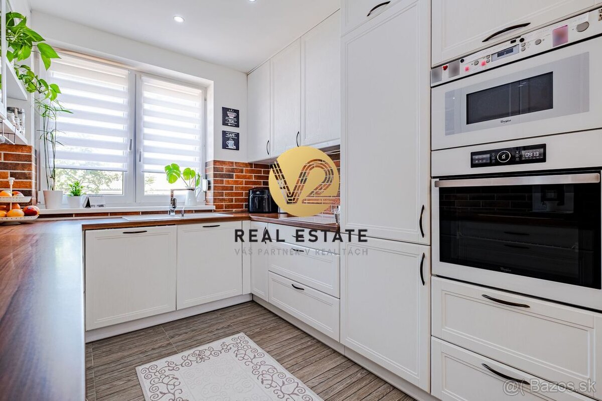 REZERVOVANÉ NA PREDAJ – Rodinný dom s krásnym pozemkom, bazé - 11