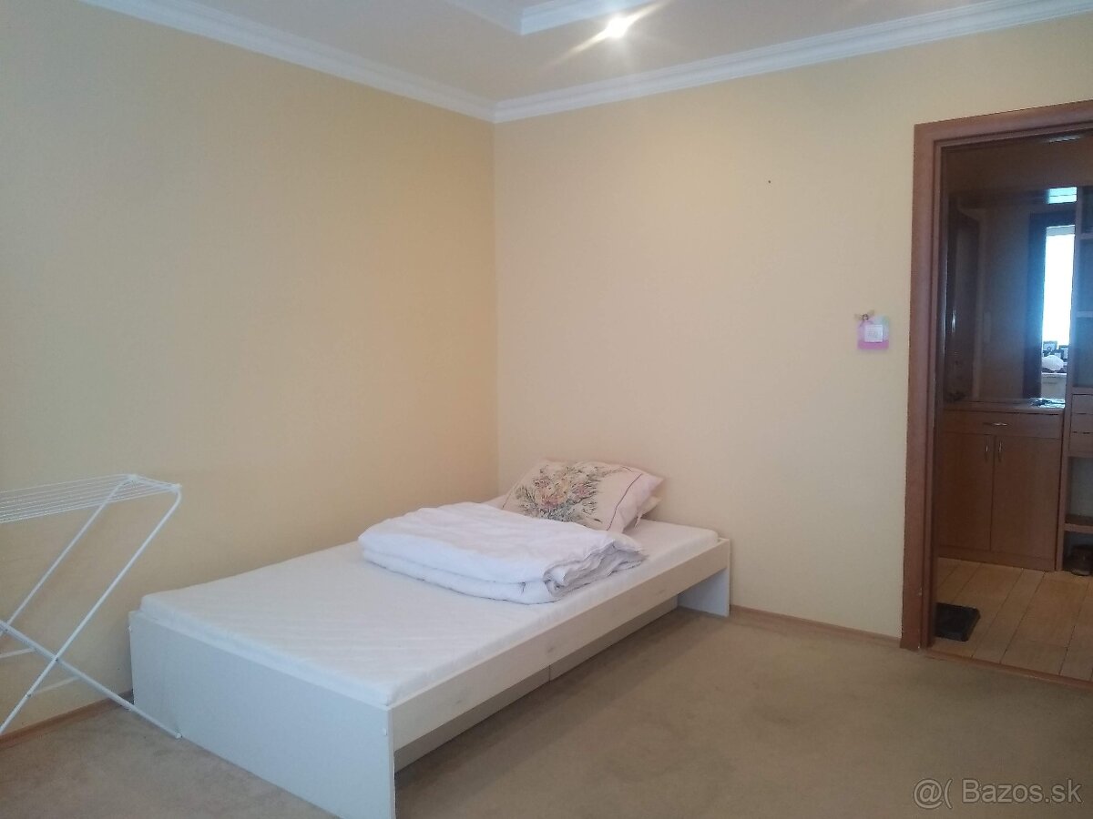 Prenájom 3 izbový byt, OC Tip- Top - Staré mesto - 11