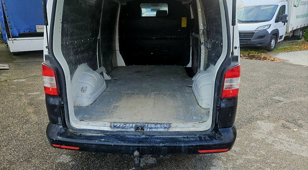 VW Transporter T5 - PREDAJ AJ NA SPLÁTKY - 11