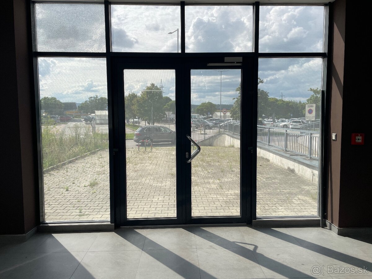 Obchodný priestor 156 m2 prízemie, LIVING CENTRUM, Žilina - 11