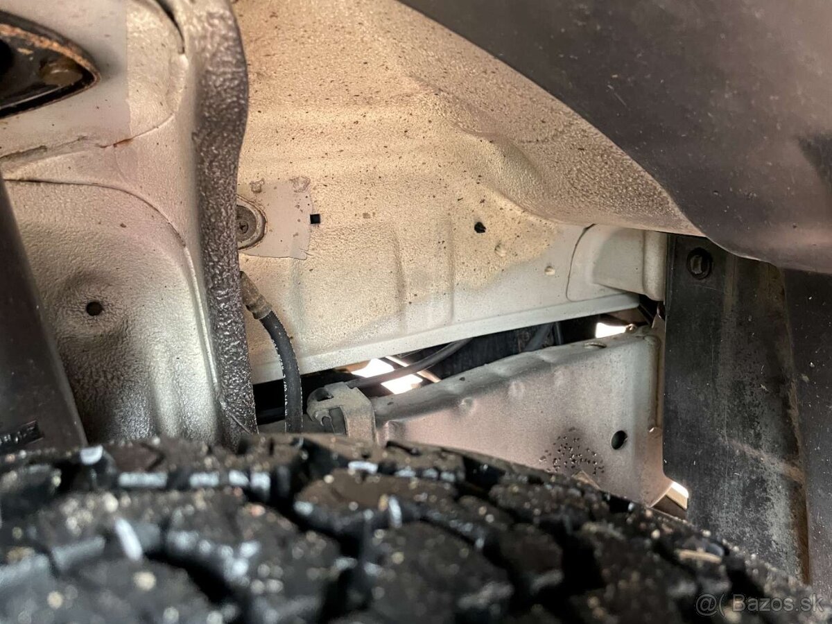 SUZUKI GRAND VITARA 1,6i - 11