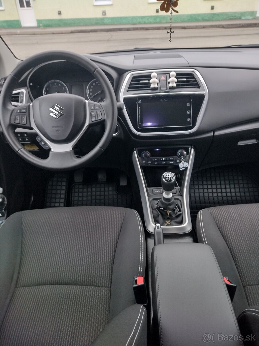 Predám Suzuki SX4 S Cross 1.4 benzin 103kw, 24000 km - 11