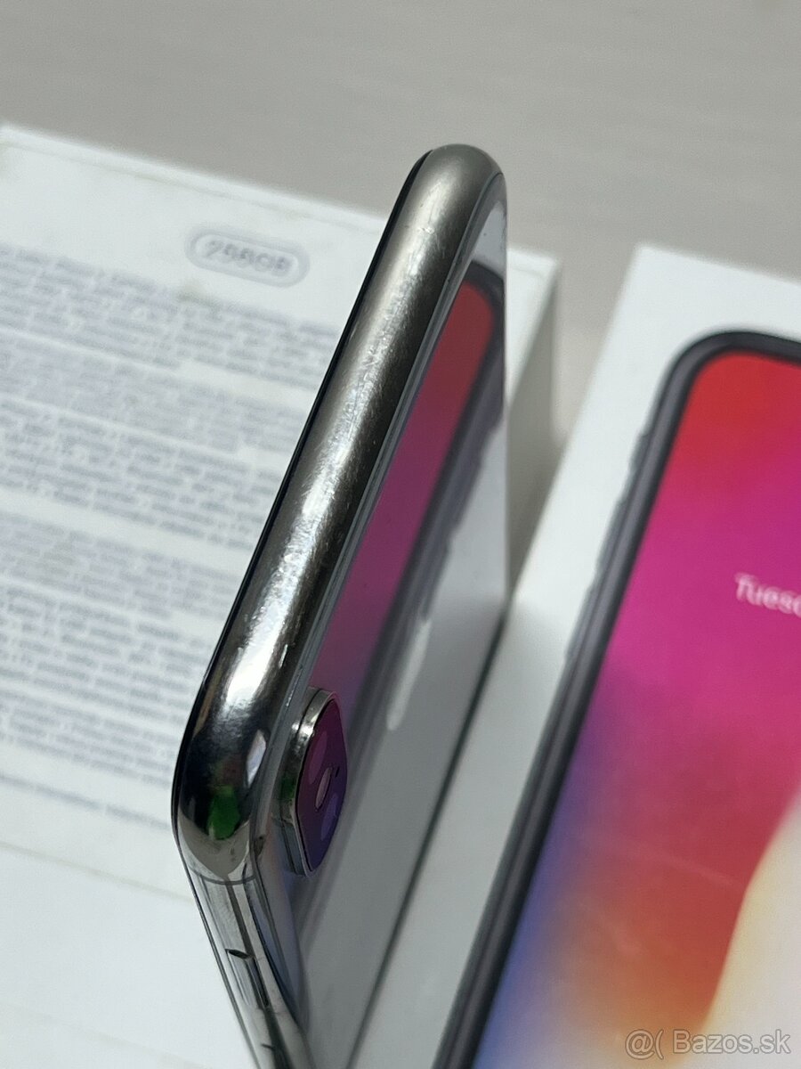 IPHONE X • 64GB - 11