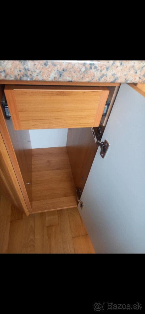 Kuchynská linka + veľká skrinka - 11