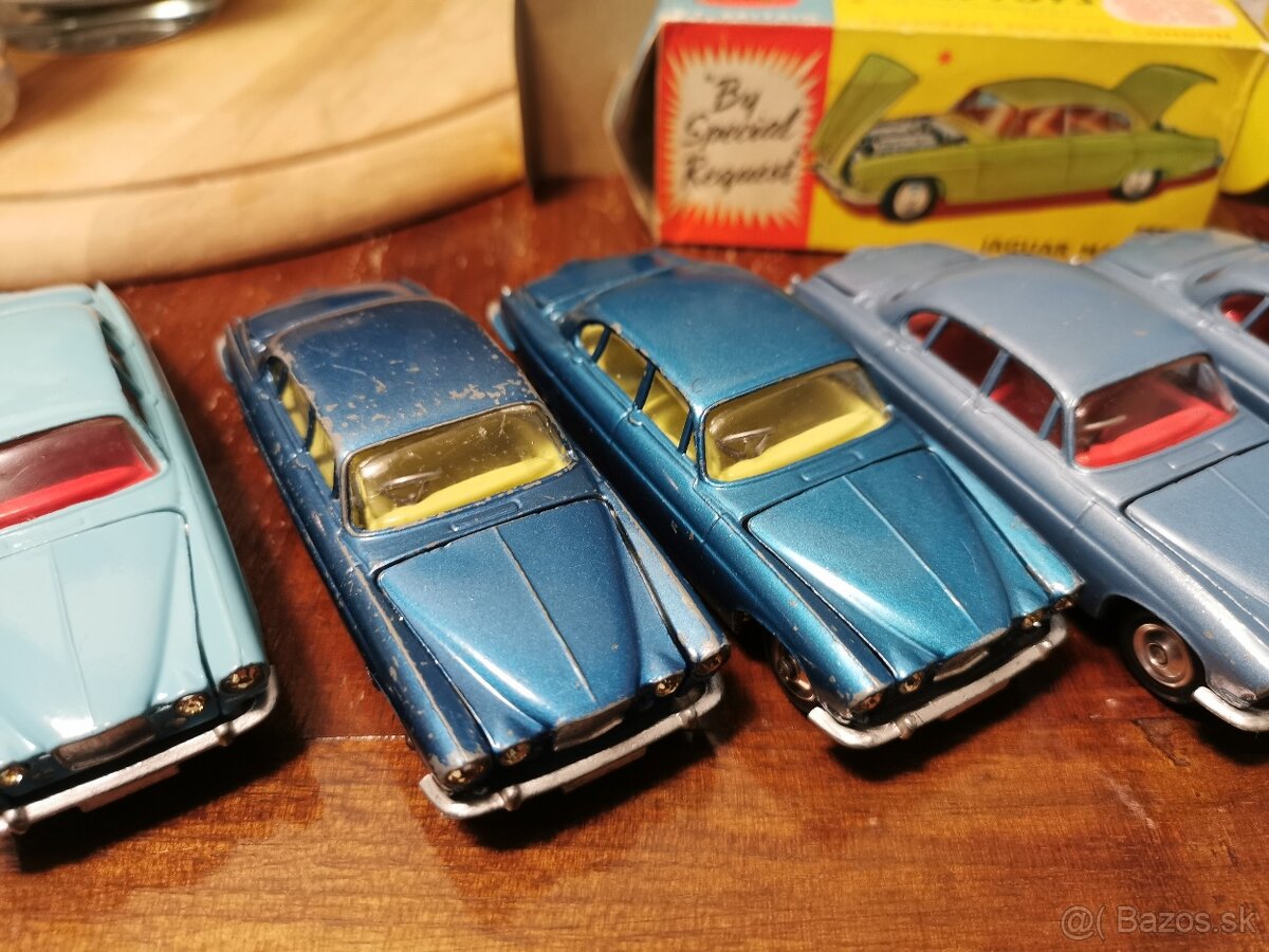 Corgi toys Jaguar Mark X - 11