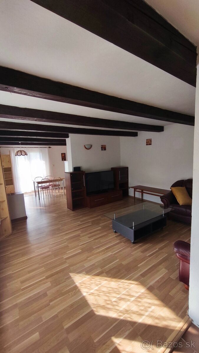 Rodinný dom s obchodným priestorom - 11